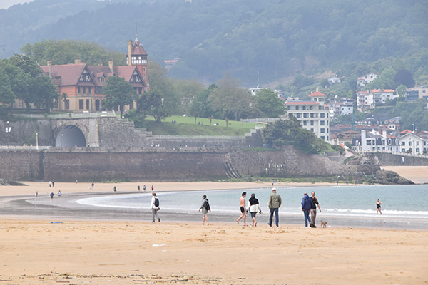 Irudia Gune publikoen erabilera egokia sustatzeko kanpainan bultzatu