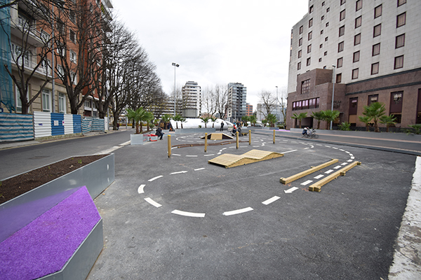 Irudia Udal oinarrizko ekipamenduen diseinu eta kudeaketan auzoen arteko hurbiltasuna eta oreka sustatu