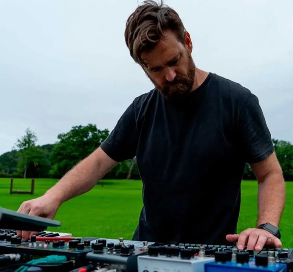 Natura Elektronikoa: M4 + Actriq