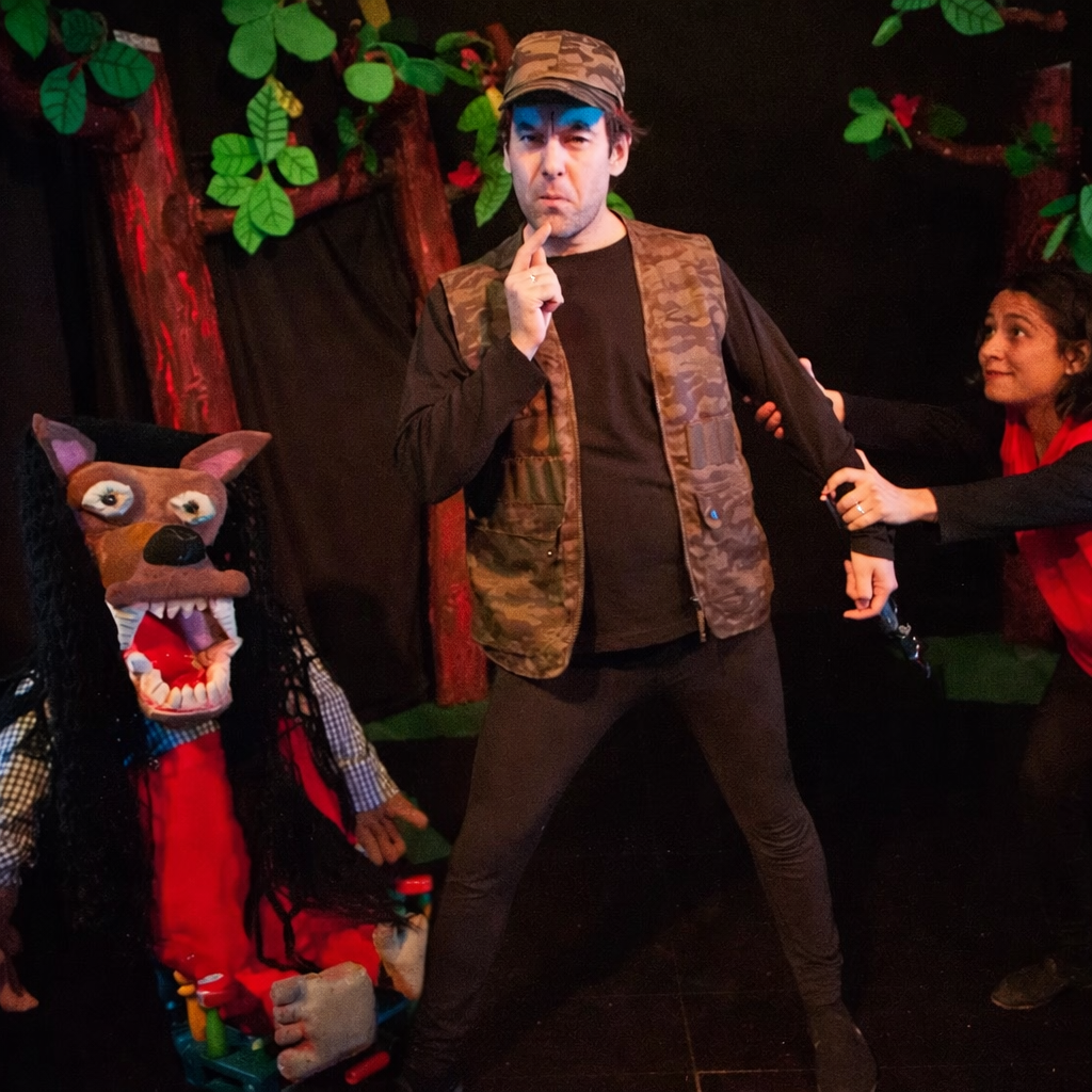 Haur antzerkia: 'Kalean otso eta etxean uso'