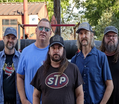 Kontzertua: Nine Pound Hammer