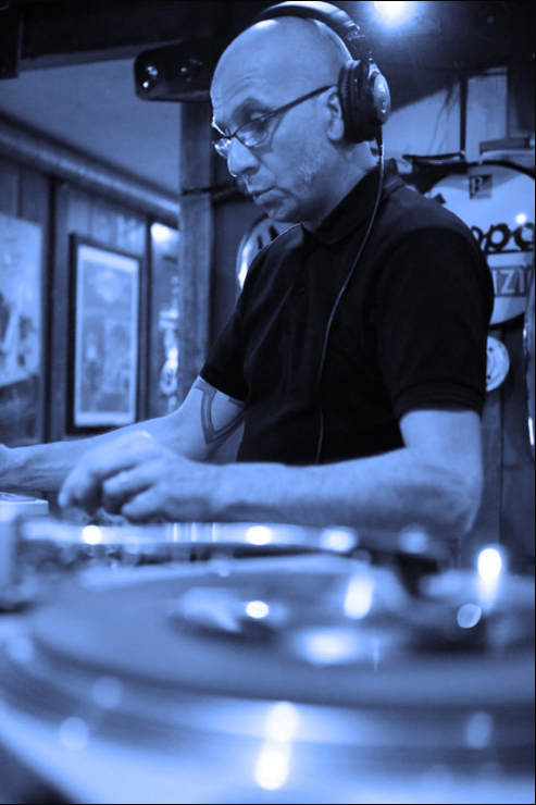 
		
		DJ Roberto Tortuga
	
