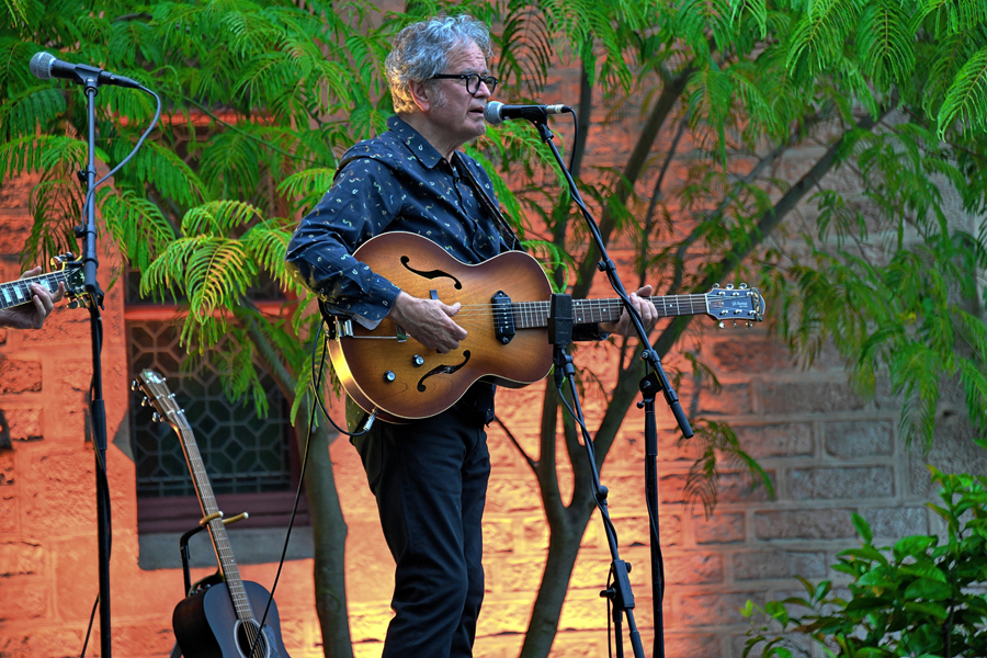 Concierto: Ruper Ordorika & Mugalariak