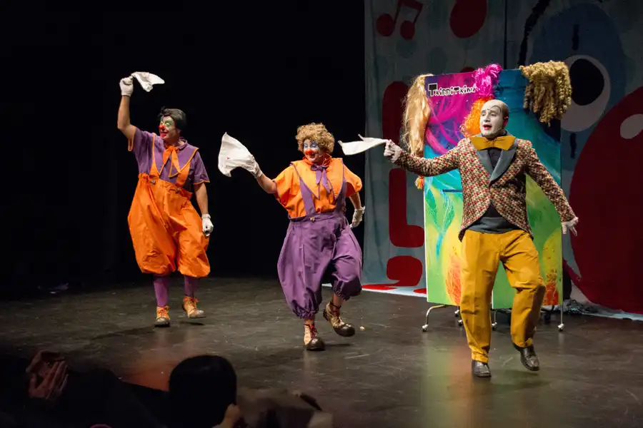 Haur antzerkia: 'Pailazoak'