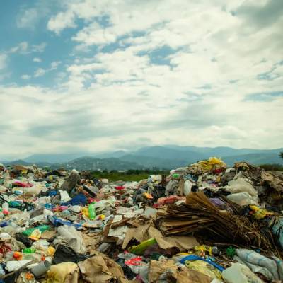 'Residuos: No quisiéramos verlos, pero están aquí'