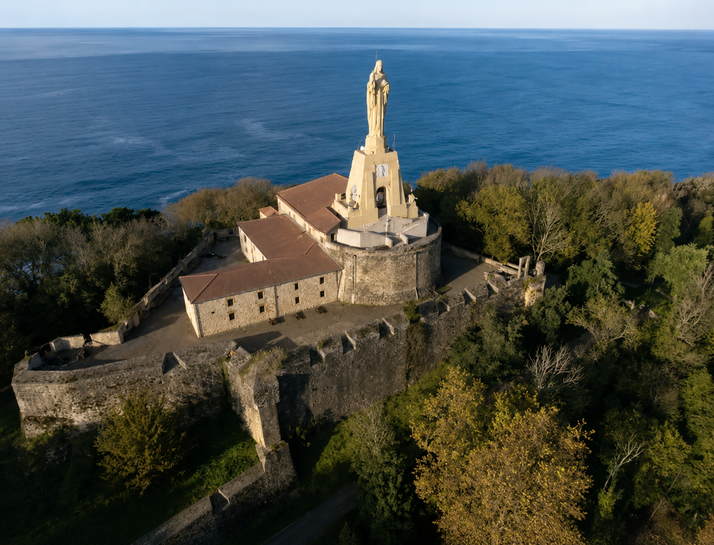 Liburuaren aurkezpena: 'Monumento del Sagrado Corazón de Jesús del Monte Urgull'