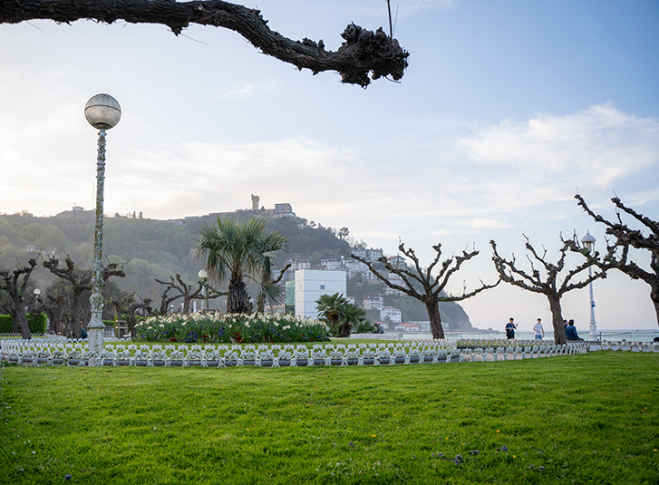 Jardines de Ondarreta, cerca del mar