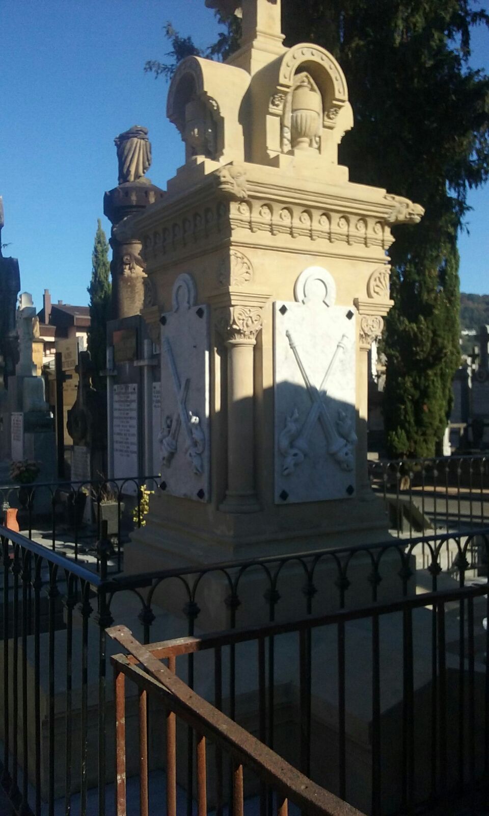 Cortazar Panteoia