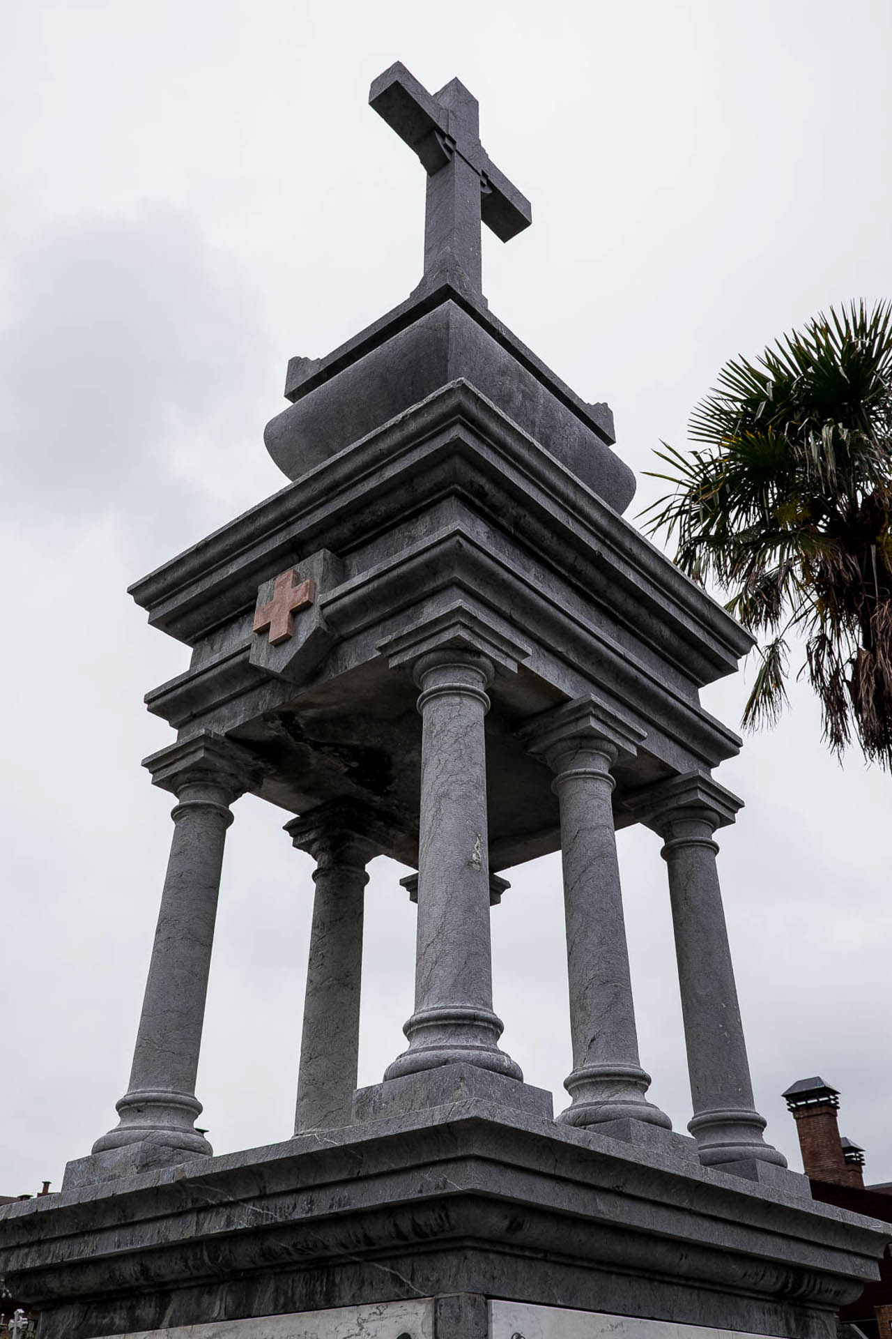  Gurutze Gorriaren monumentua