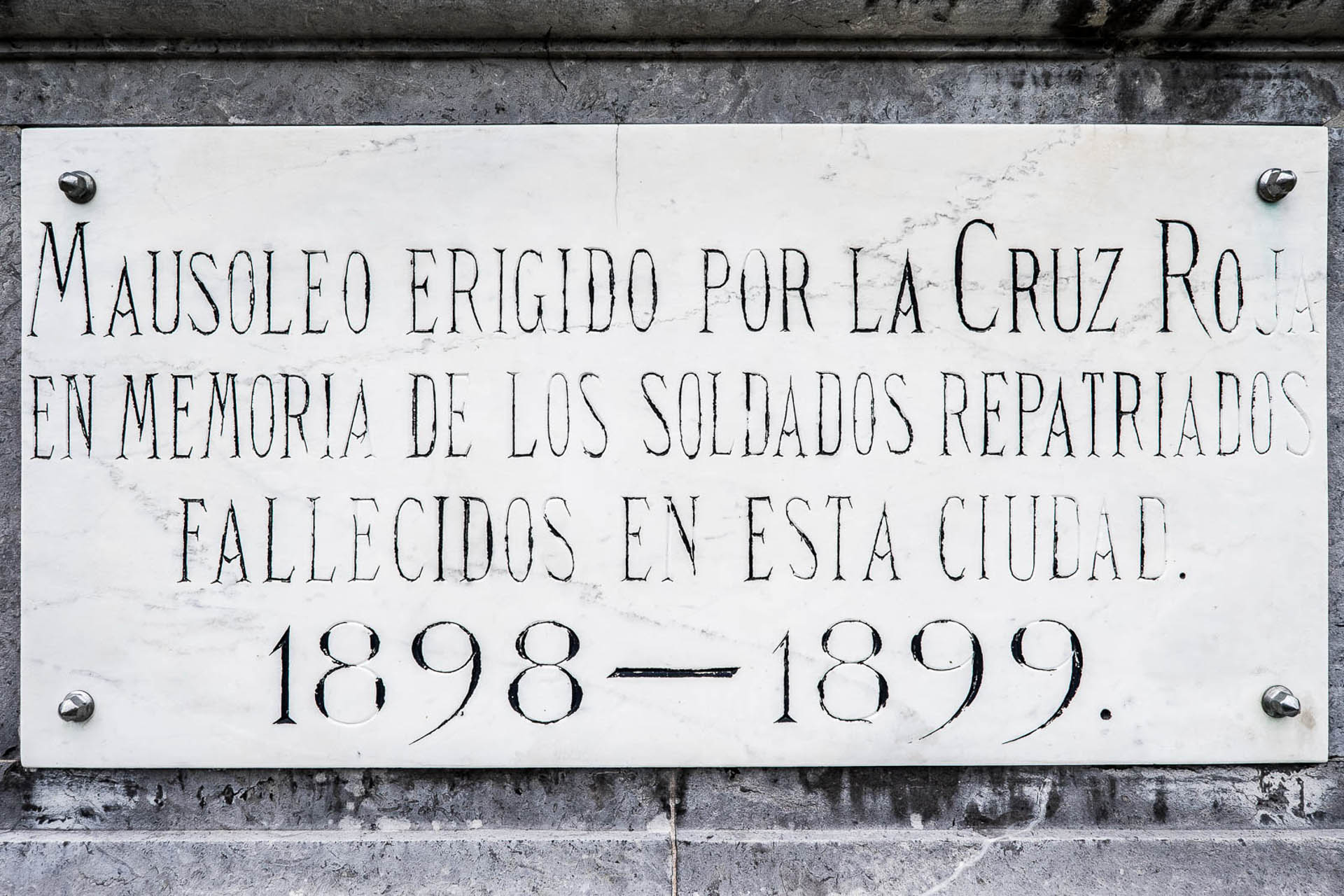  Gurutze Gorriaren monumentua