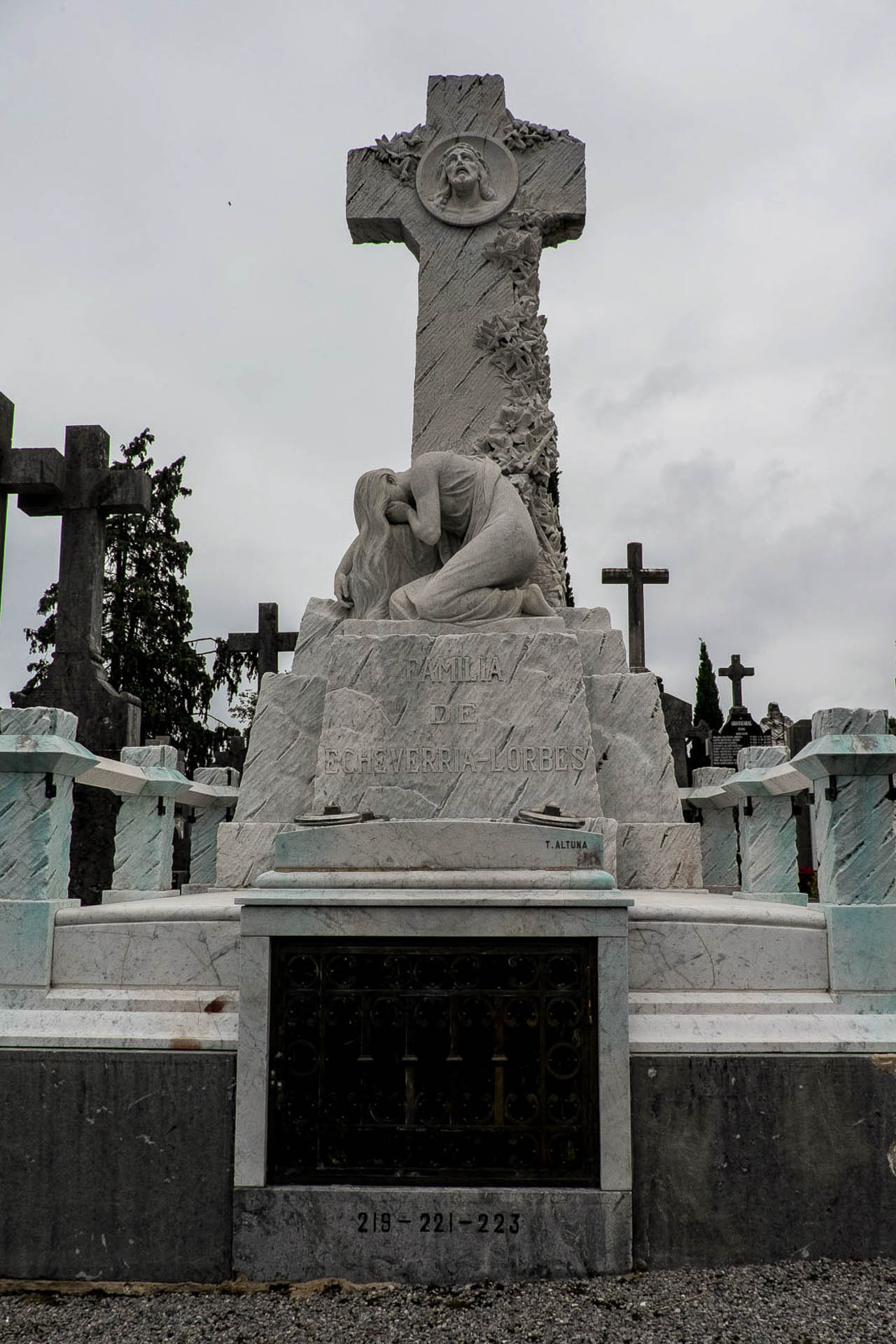 Echeverría-Lorbes panteoia