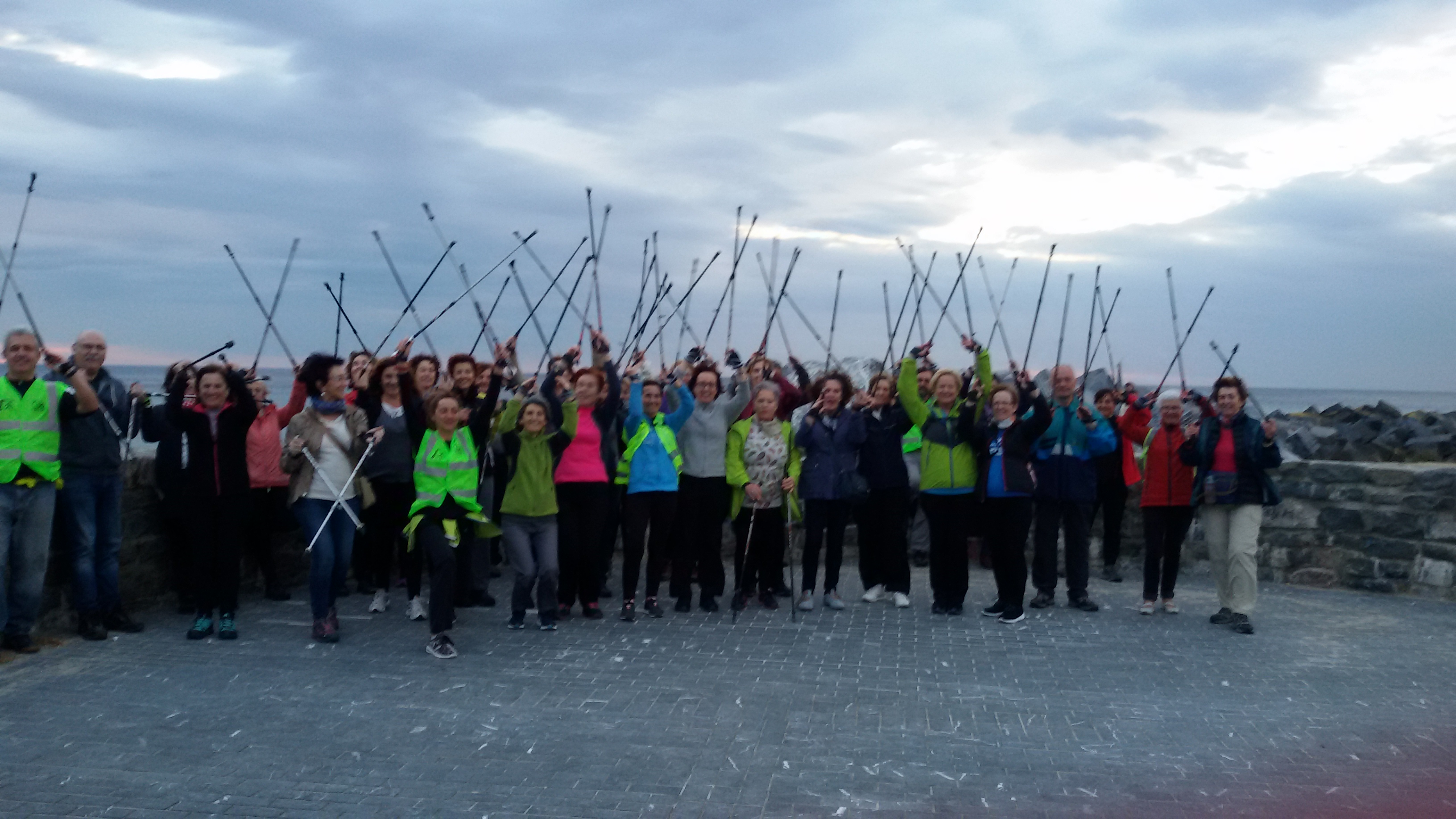 Vuelta a Donostia por las mugas - Nordic Walking